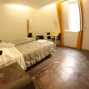  Hotel The Yellow - Italia