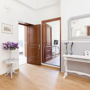 Domus Merulana Bed and breakfast