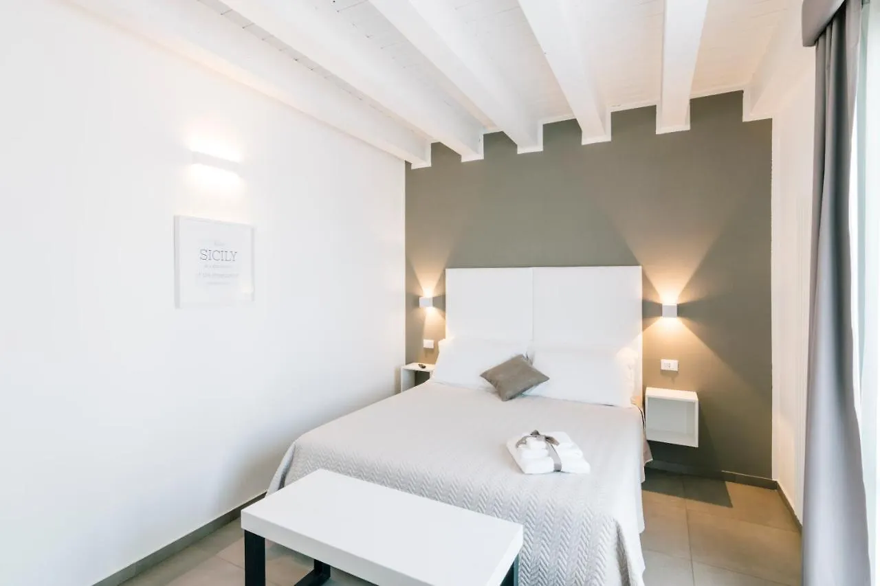 Boutique Bnb Dolcevita Palermo 2*,